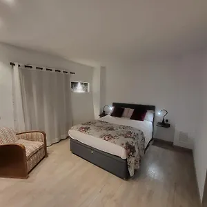 Turistic - Piso De 3 Apartamento
